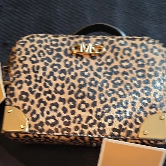Michael Kors NWT Animal Print Calf Hair Satchel w/Black Leather Trim - Picture 4 of 12
